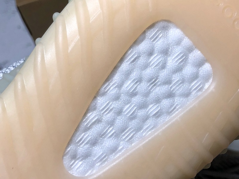 ad*s Y**zy boost 350 v2 lundmark (non reflective)
