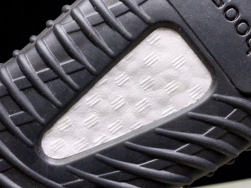 ad*s Y**zy boost 350 v2 black (non-reflective)