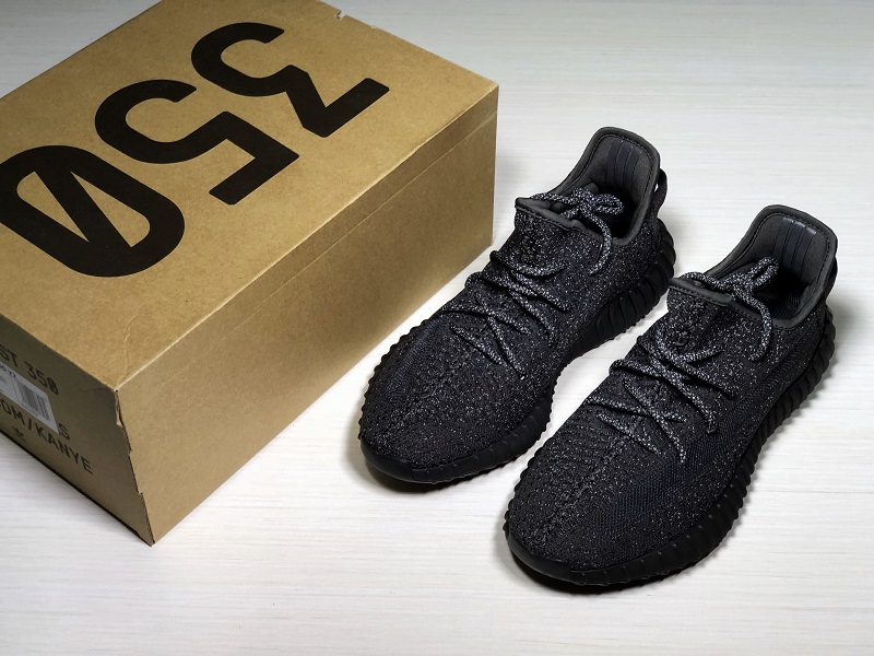 ad*s Y**zy boost 350 v2 static black (reflective)