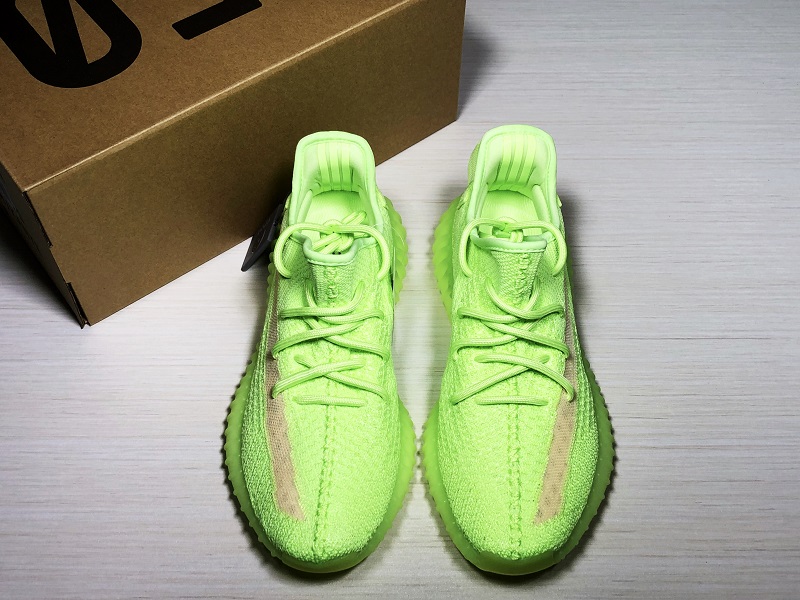 ad*s Y**zy boost 350 v2 glow