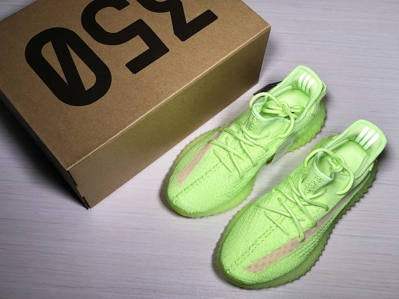 ad*s Y**zy boost 350 v2 glow