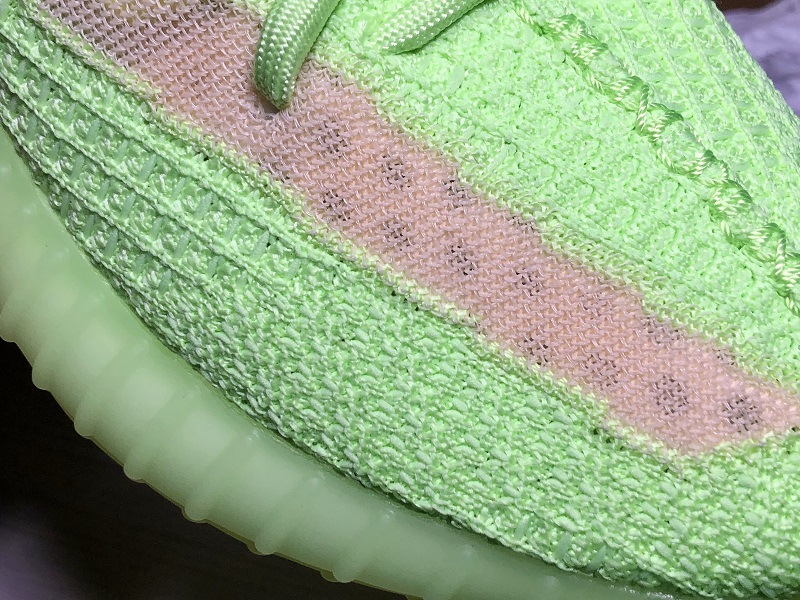 ad*s Y**zy boost 350 v2 glow