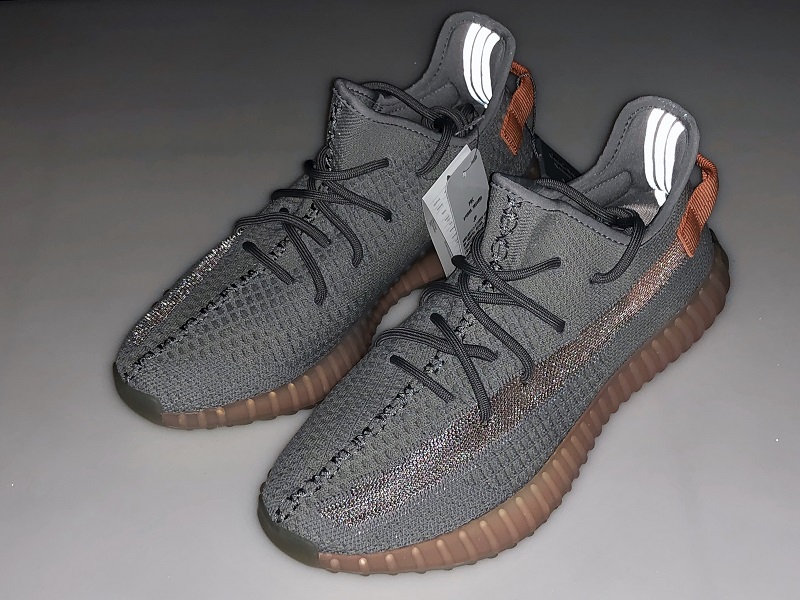 ad*s Y**zy boost 350 v2 trfrm