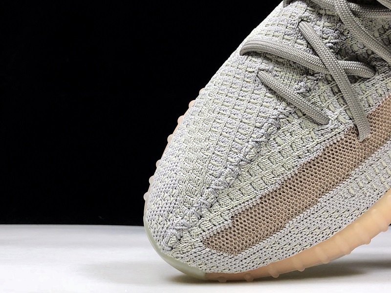 ad*s Y**zy boost 350 v2 trfrm
