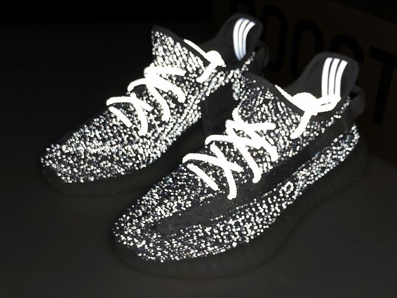 ad*s Y**zy boost 350 v2 static reflective