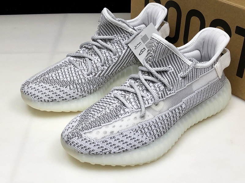 ad*s Y**zy boost 350 v2 static (non-reflective)