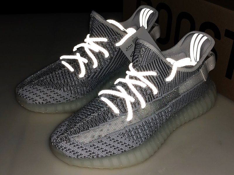 ad*s Y**zy boost 350 v2 static (non-reflective)
