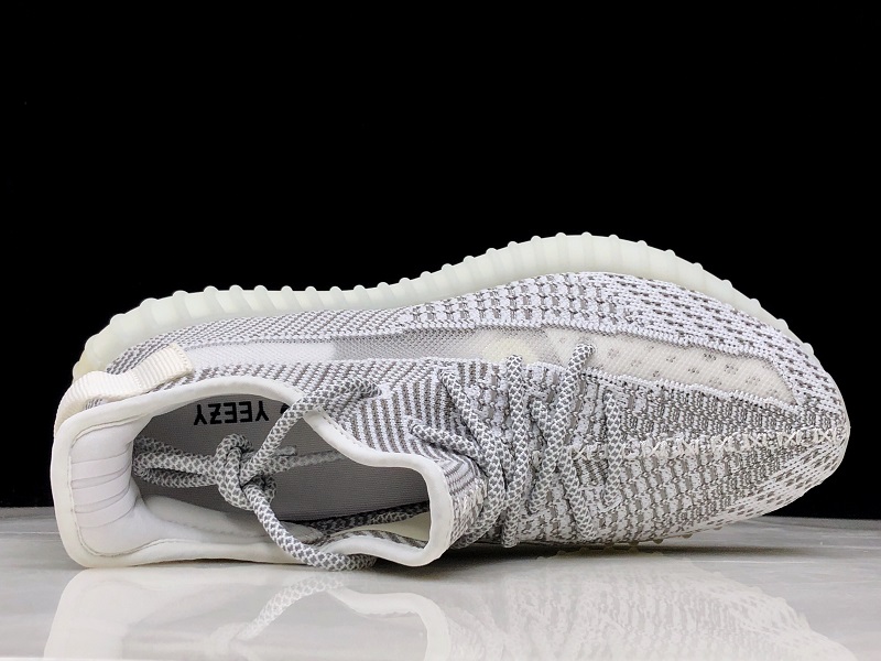 ad*s Y**zy boost 350 v2 static (non-reflective)