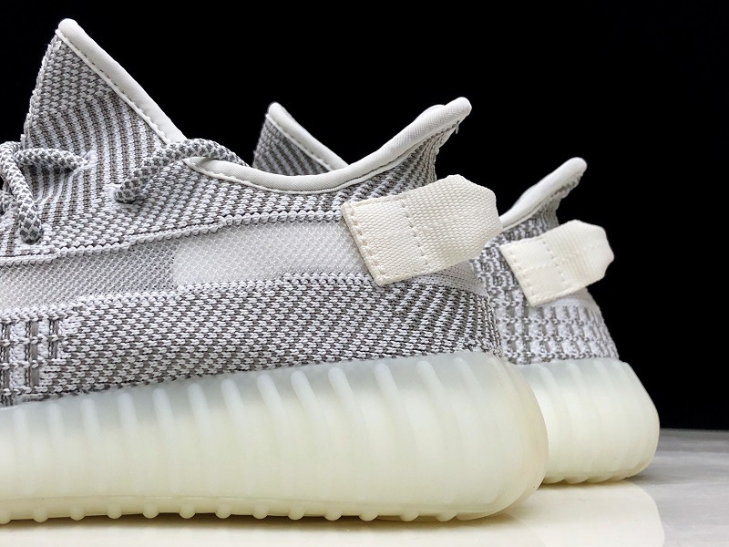 ad*s Y**zy boost 350 v2 static (non-reflective)