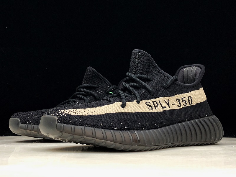 ad*s Y**zy boost 350 v2 core black white
