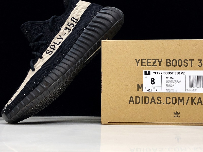 ad*s Y**zy boost 350 v2 core black white