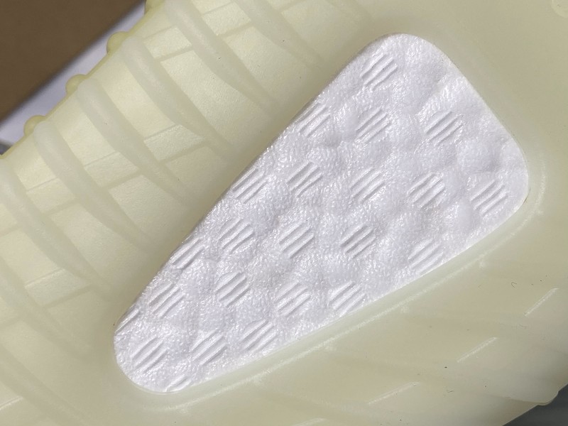 ad*s Y**zy boost 350 v2 marsh