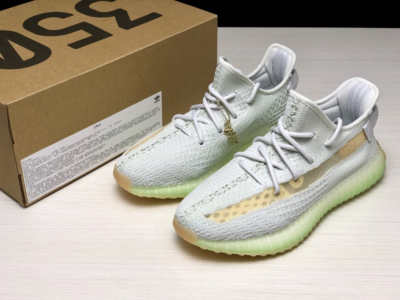 ad*s Y**zy boost 350 v2 hyperspace