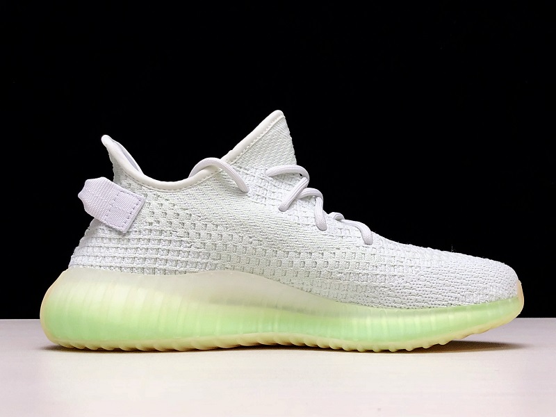 ad*s Y**zy boost 350 v2 hyperspace