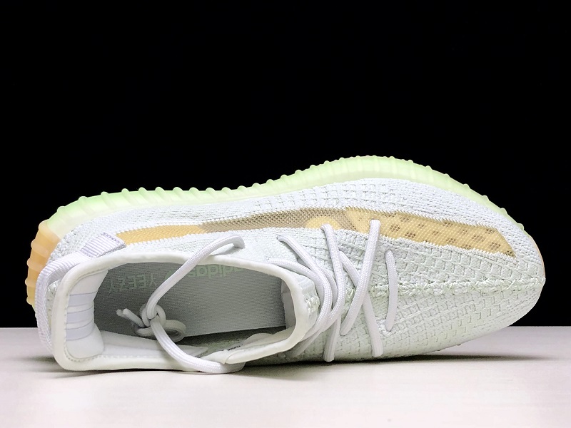 ad*s Y**zy boost 350 v2 hyperspace