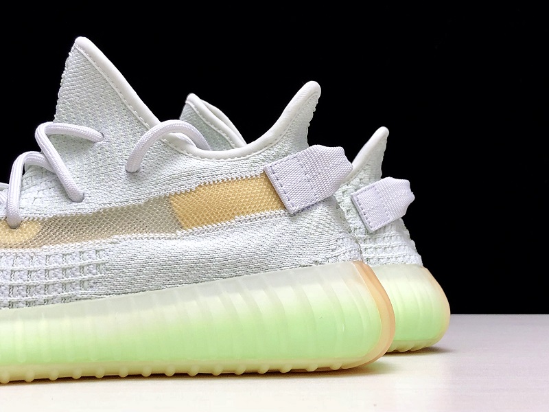 ad*s Y**zy boost 350 v2 hyperspace