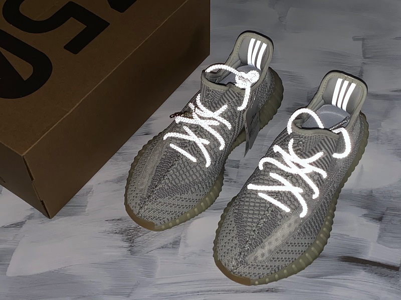 ad*s Y**zy boost 350 v2 yeshaya (non-reflective)