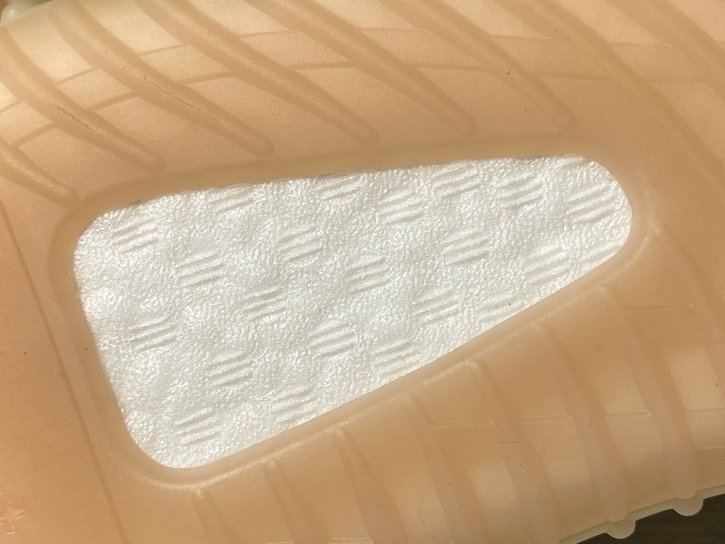 ad*s Y**zy boost 350 v2 linen
