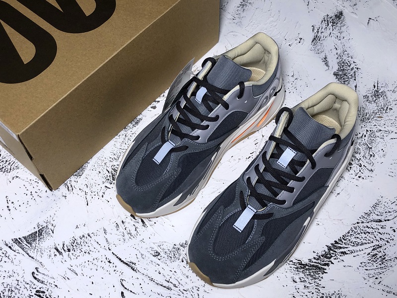 ad*s Y**zy boost 700 magnet