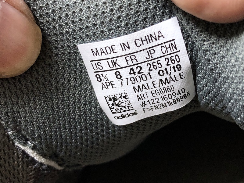 ad*s Y**zy boost 700 v2 geode