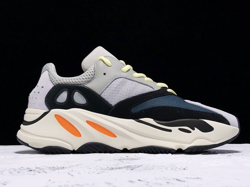 ad*s Y**zy boost 700 wave runner solid grey