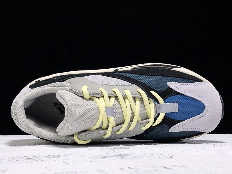ad*s Y**zy boost 700 wave runner solid grey