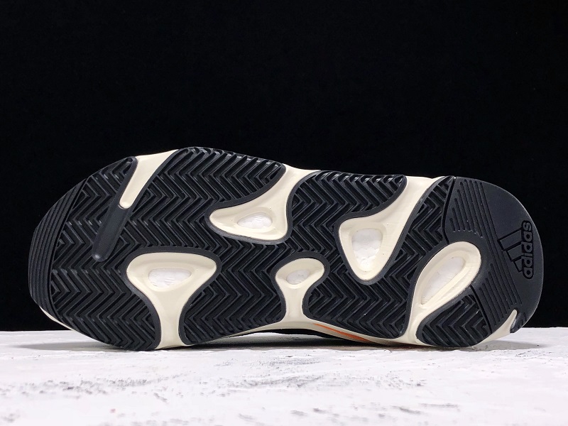 ad*s Y**zy boost 700 wave runner solid grey