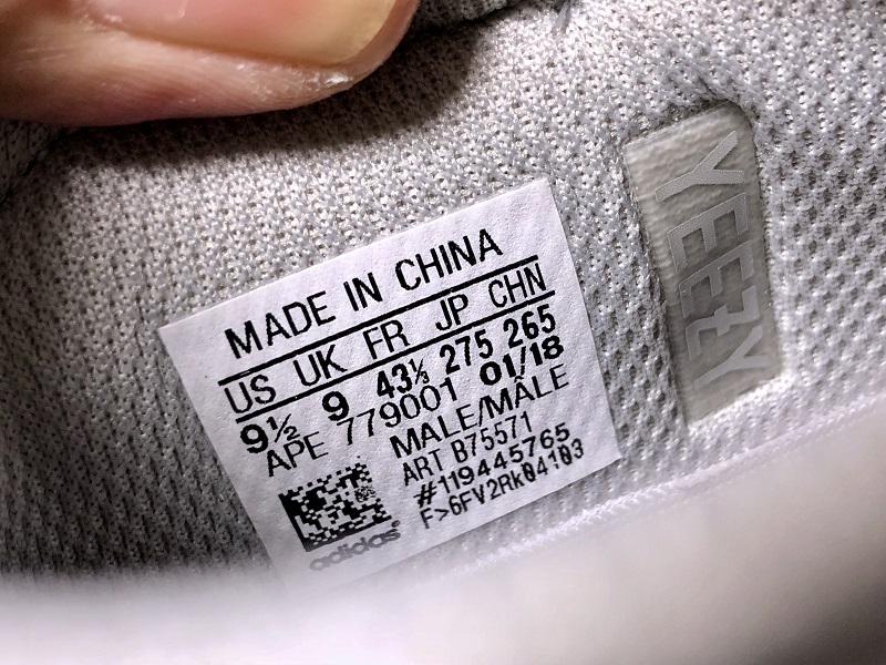 ad*s Y**zy boost 700 wave runner solid grey