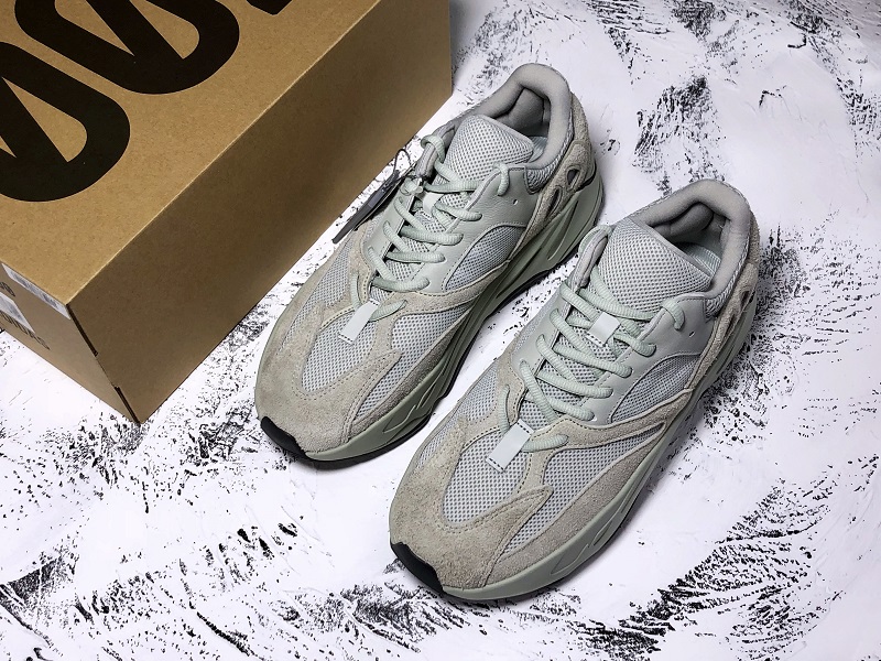 ad*s Y**zy boost 700 salt