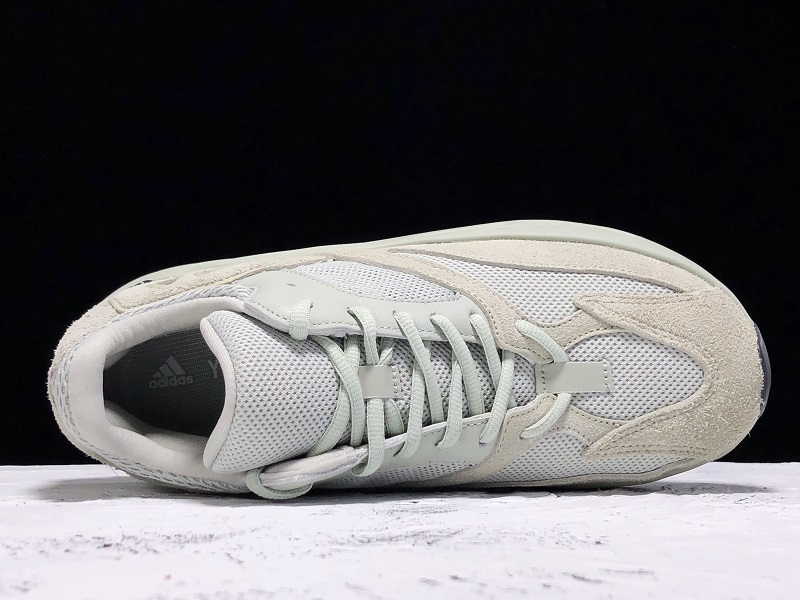 ad*s Y**zy boost 700 salt