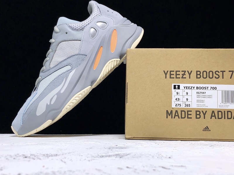 ad*s Y**zy boost 700 inertia