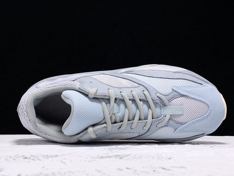 ad*s Y**zy boost 700 inertia