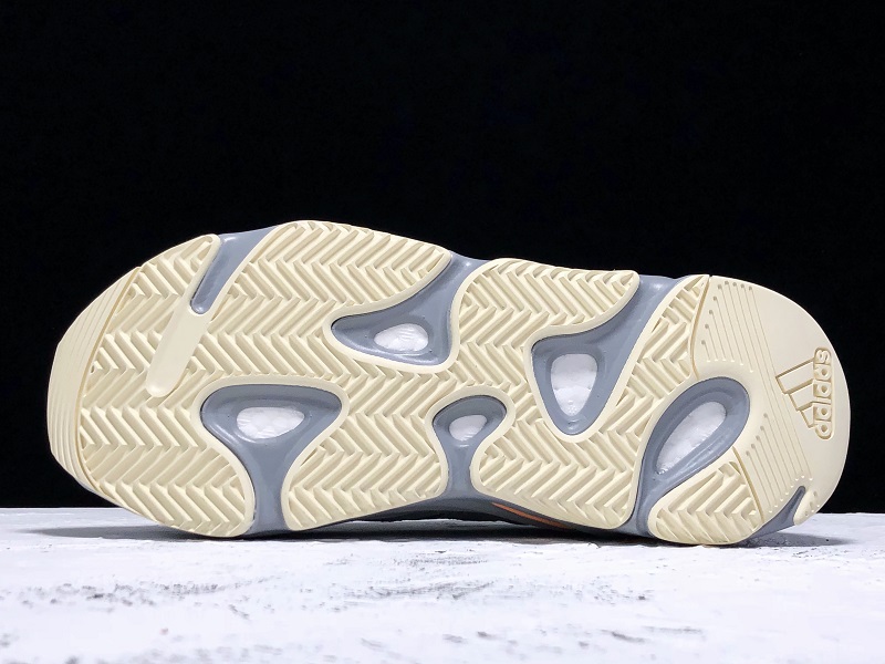 ad*s Y**zy boost 700 inertia