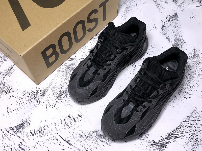 ad*s Y**zy boost 700 v2 vanta