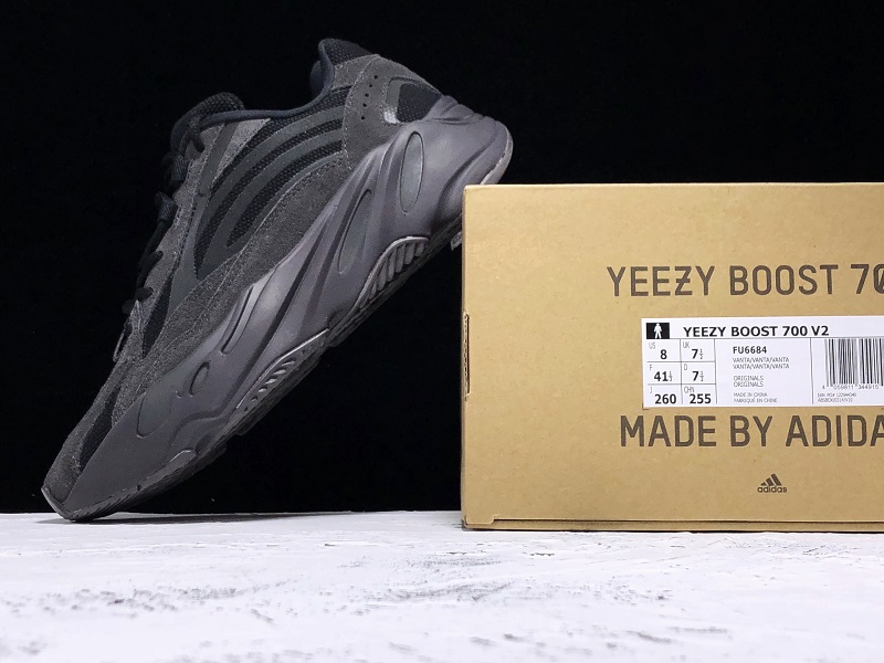 ad*s Y**zy boost 700 v2 vanta