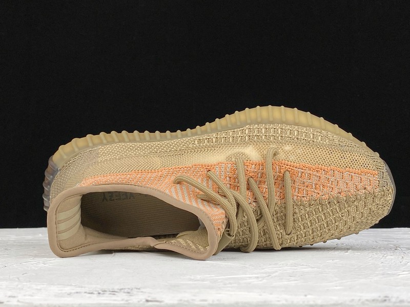 ad*s Y**zy boost 350 v2 sand taupe