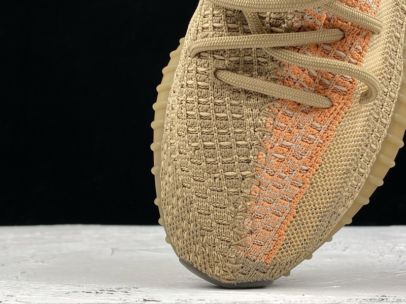 ad*s Y**zy boost 350 v2 sand taupe