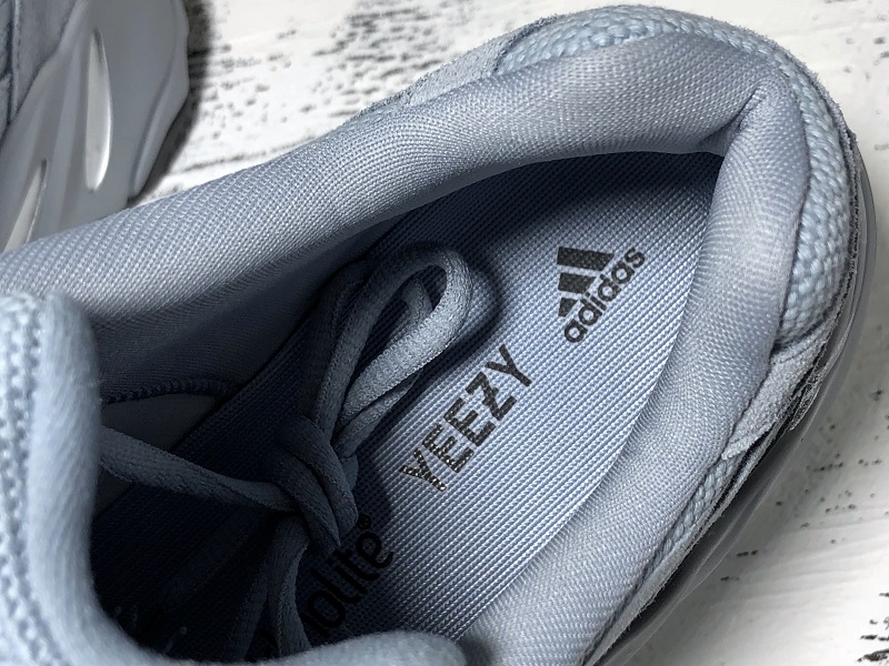 ad*s Y**zy boost 700 v2 hospital blue