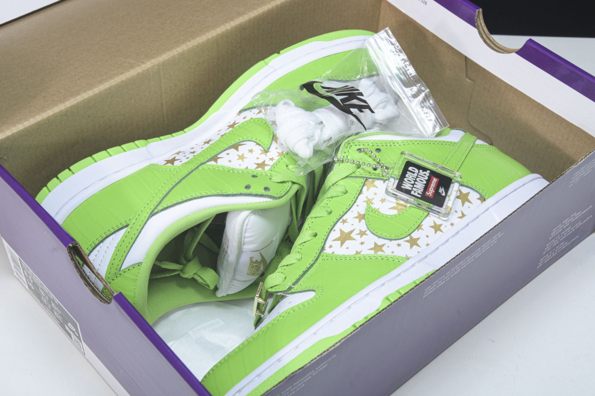 nike sb dunk low S*p*e stars mean green (2021)