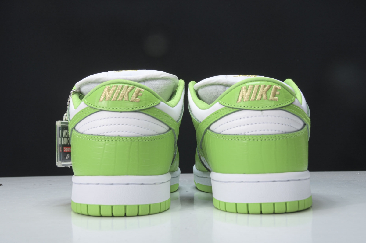nike sb dunk low S*p*e stars mean green (2021)
