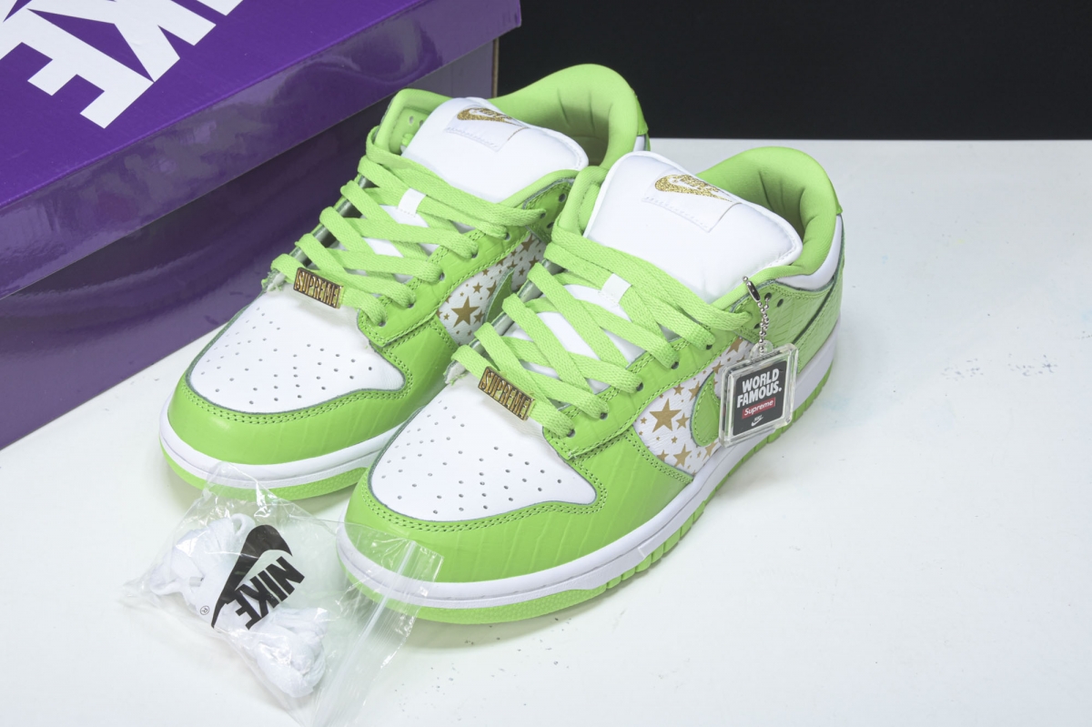 nike sb dunk low S*p*e stars mean green (2021)