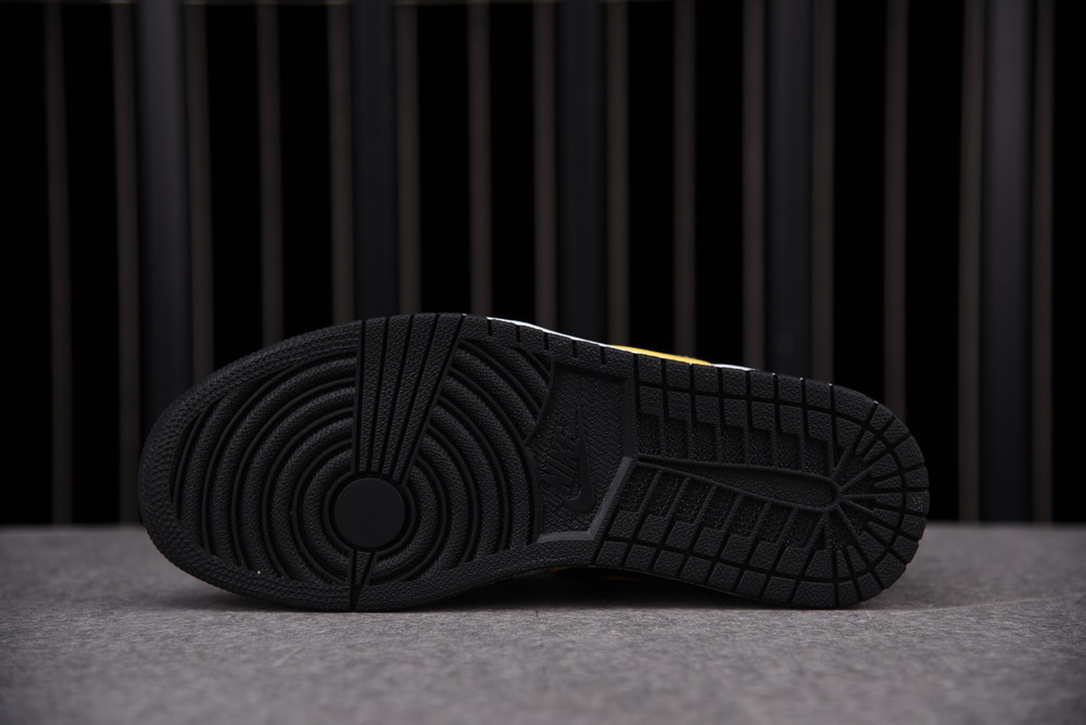 Jordan 1 Low Lakers Top 3