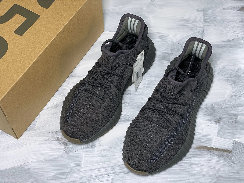 ad*s Y**zy boost 350 v2 cinder