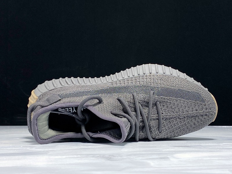 ad*s Y**zy boost 350 v2 cinder