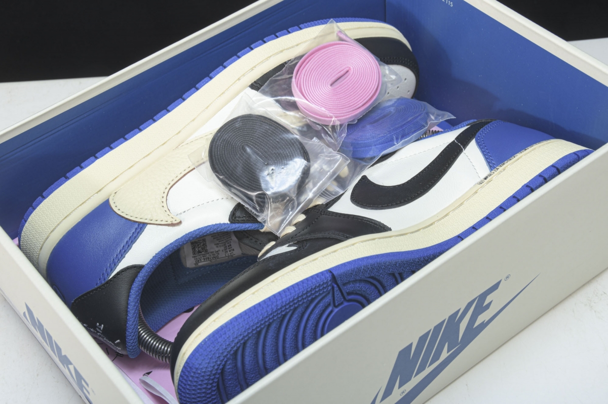 Jordan 1 Low fragment design x Travis Scott