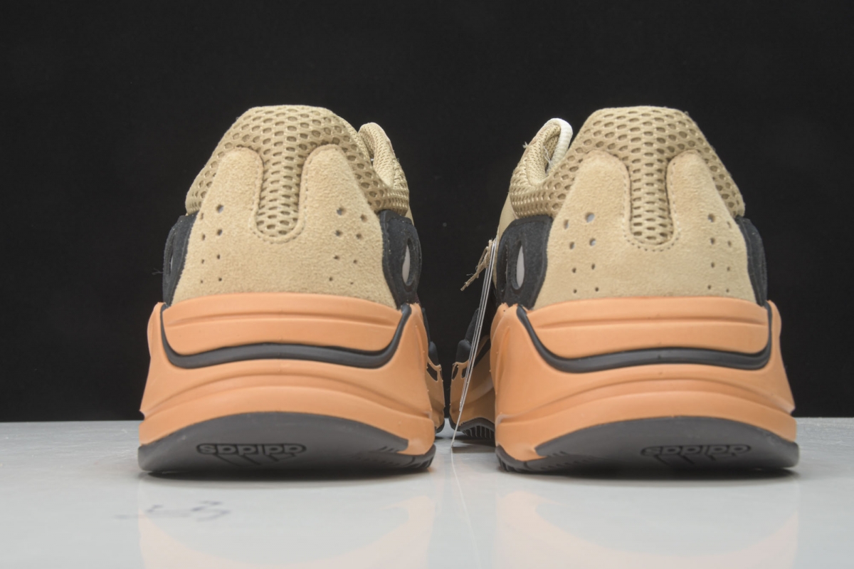 ad*s Y**zy boost 700 enflame amber