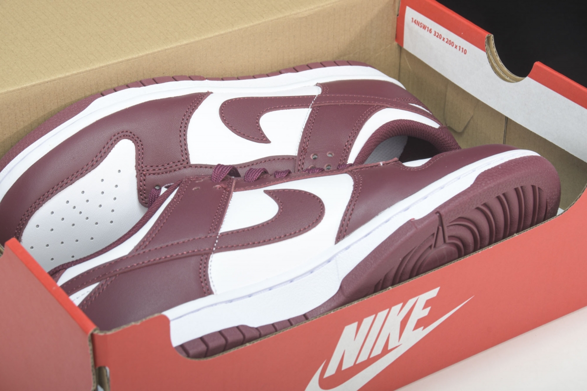 Nike Dunk Low Bordeaux