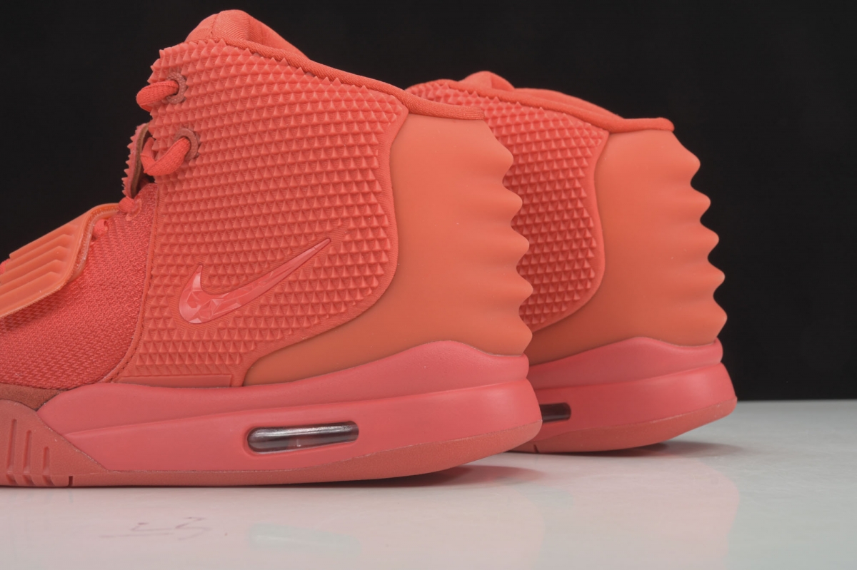 nike air Y**zy 2 red october