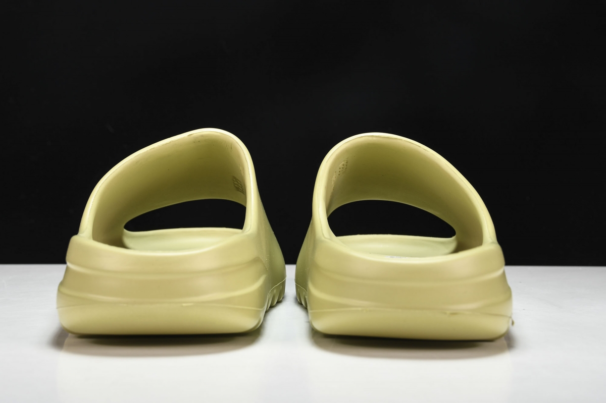 ad*s Y**zy slide resin