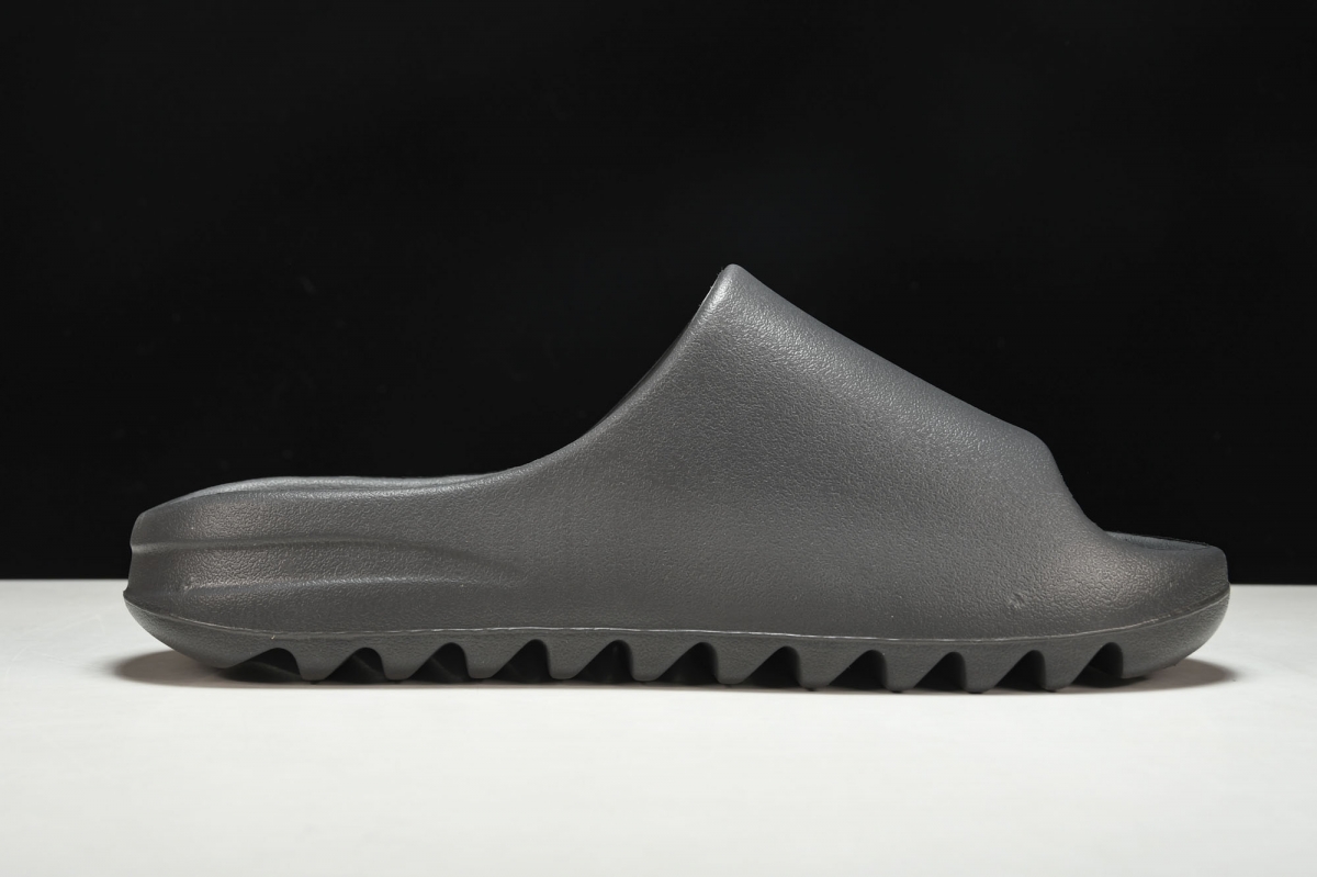 ad*s Y**zy slide onyx